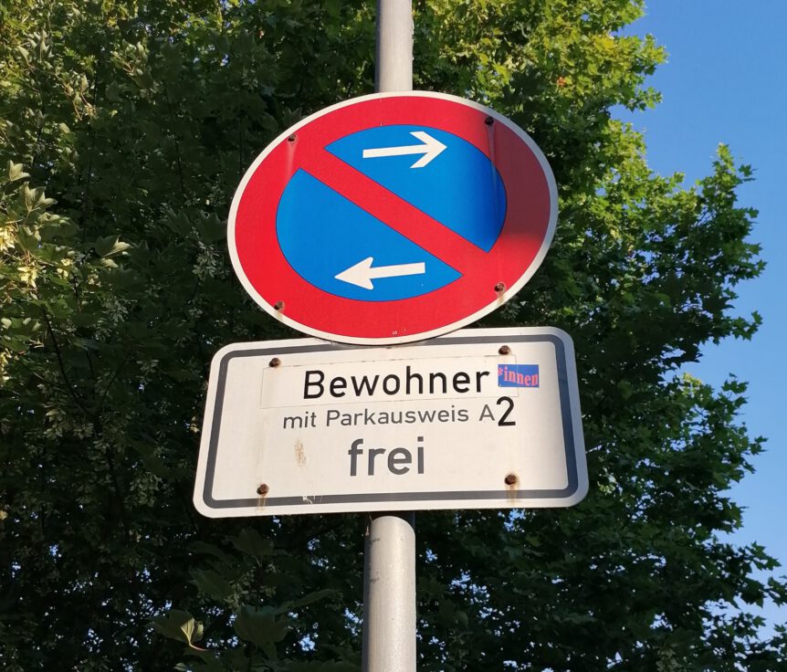 Gegendertes AnwohnerInnenschild